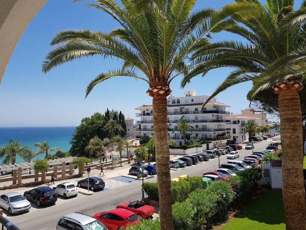 Edificio Verdemar - Stunning 1 Bed With Pool & Sea Views Apartment Nerja